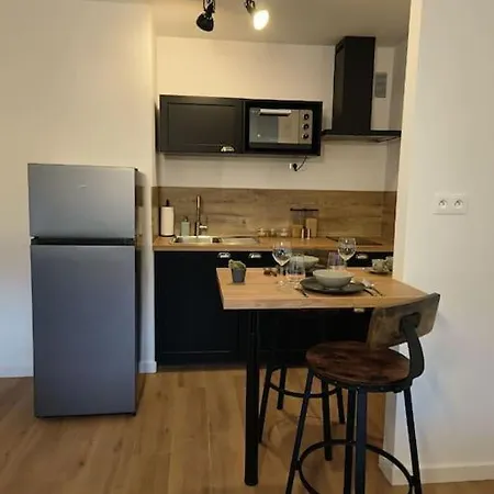 - Gare アパート コルマール